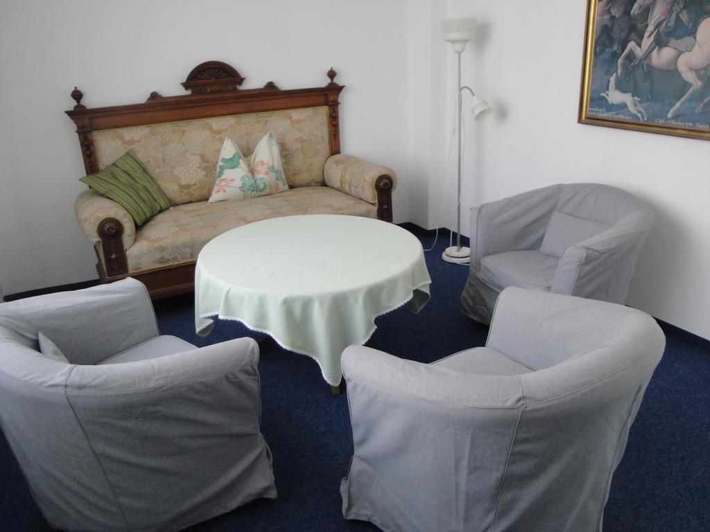 Bed & Kitchen Burgau Apartment Luaran gambar