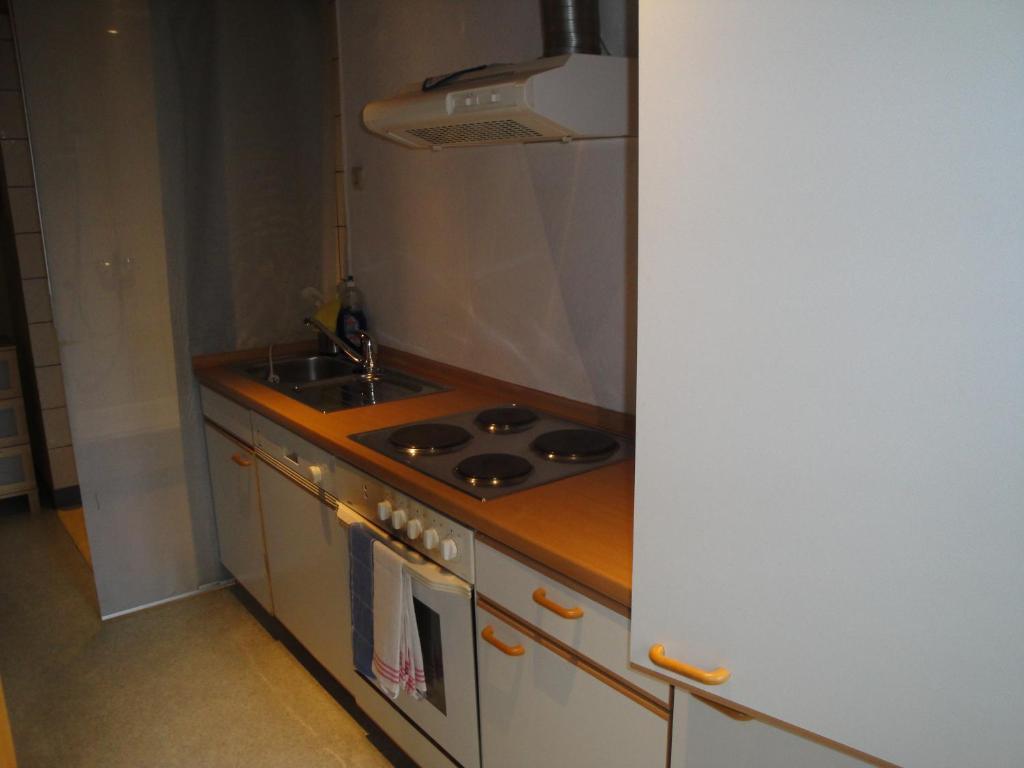 Bed & Kitchen Burgau Apartment Bilik gambar