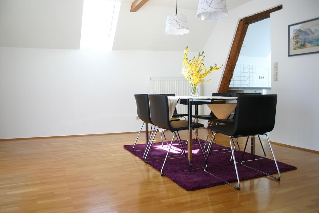 Bed & Kitchen Burgau Apartment Bilik gambar